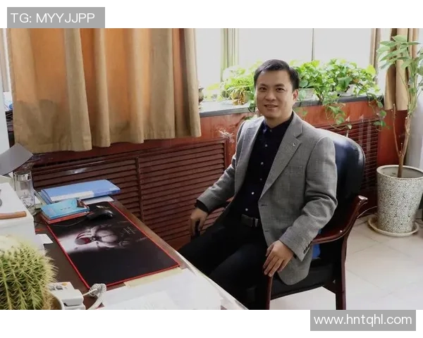 香港足球传奇人物回顾：从李辉立到乔辉，见证足球荣耀与风云变幻